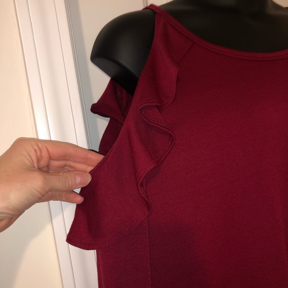 Sweet Lovely by Jen Cold shoulder long sleeve red tunic size 1X from Chic Soul - Picture 8 of 9
